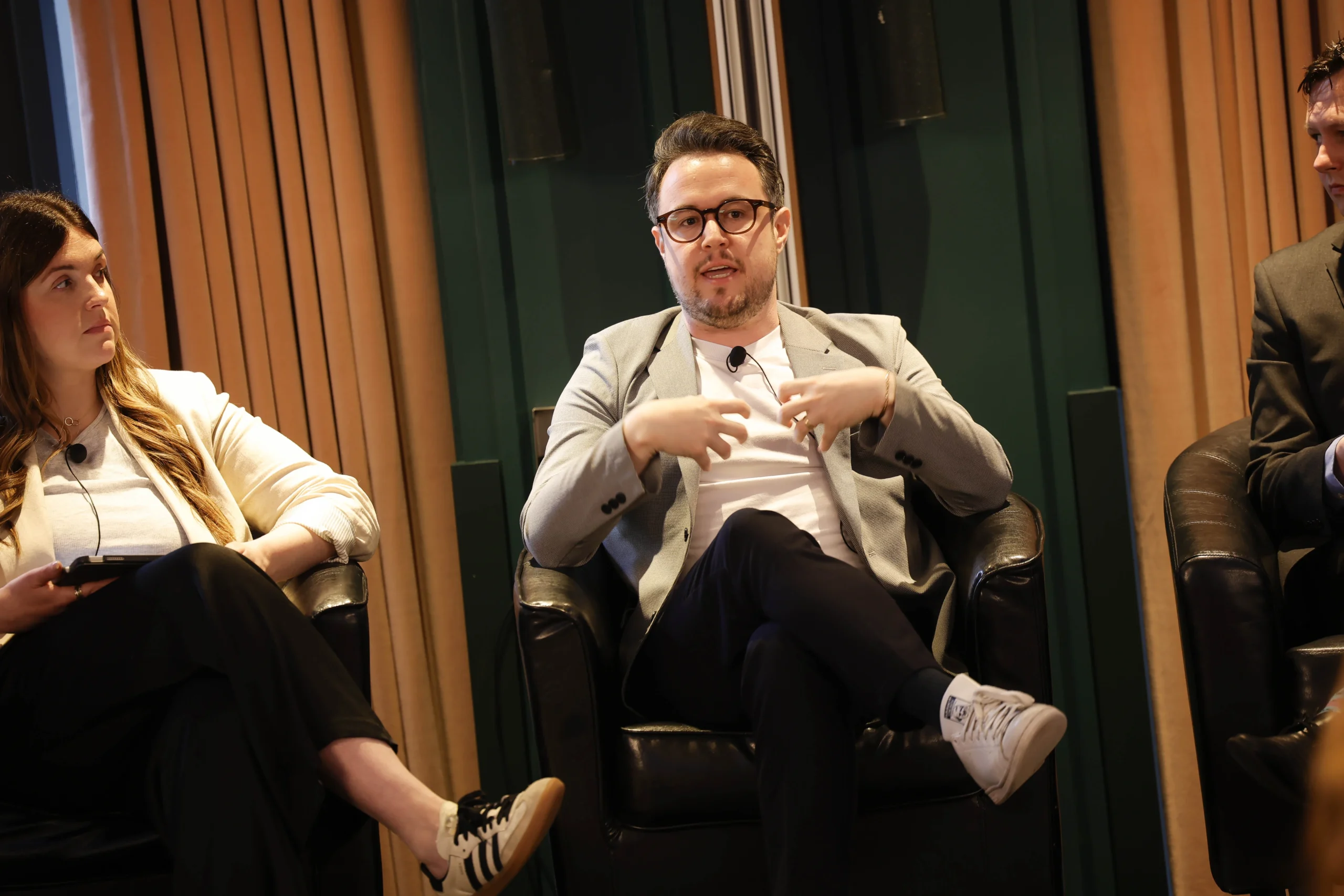 cmc990608a-124_54582176868_o